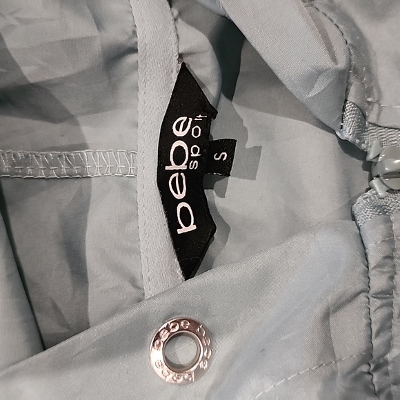 BEBE wind breaker - Picture 3 of 4